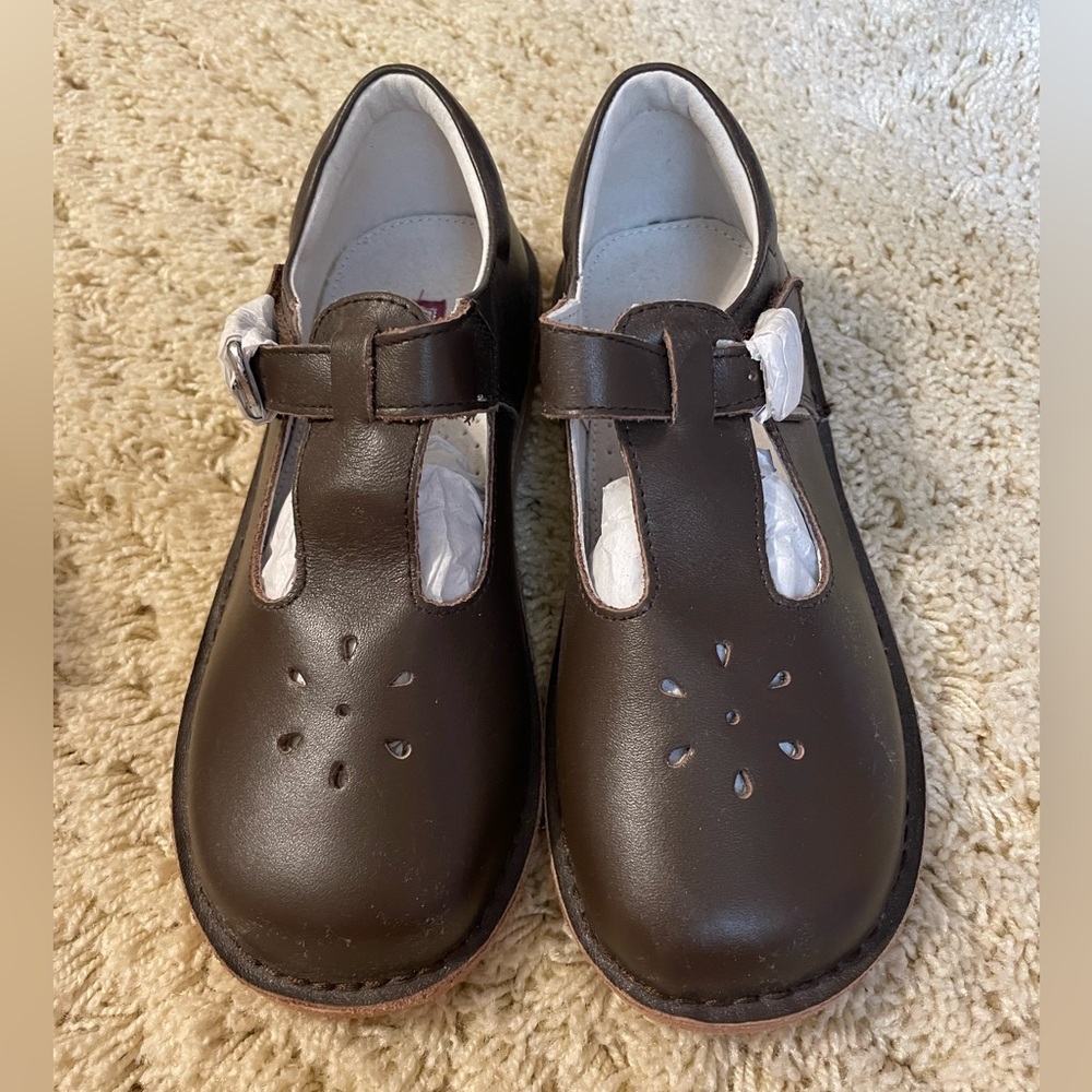 Lamour brown Mary Jane’s size 4 youth new